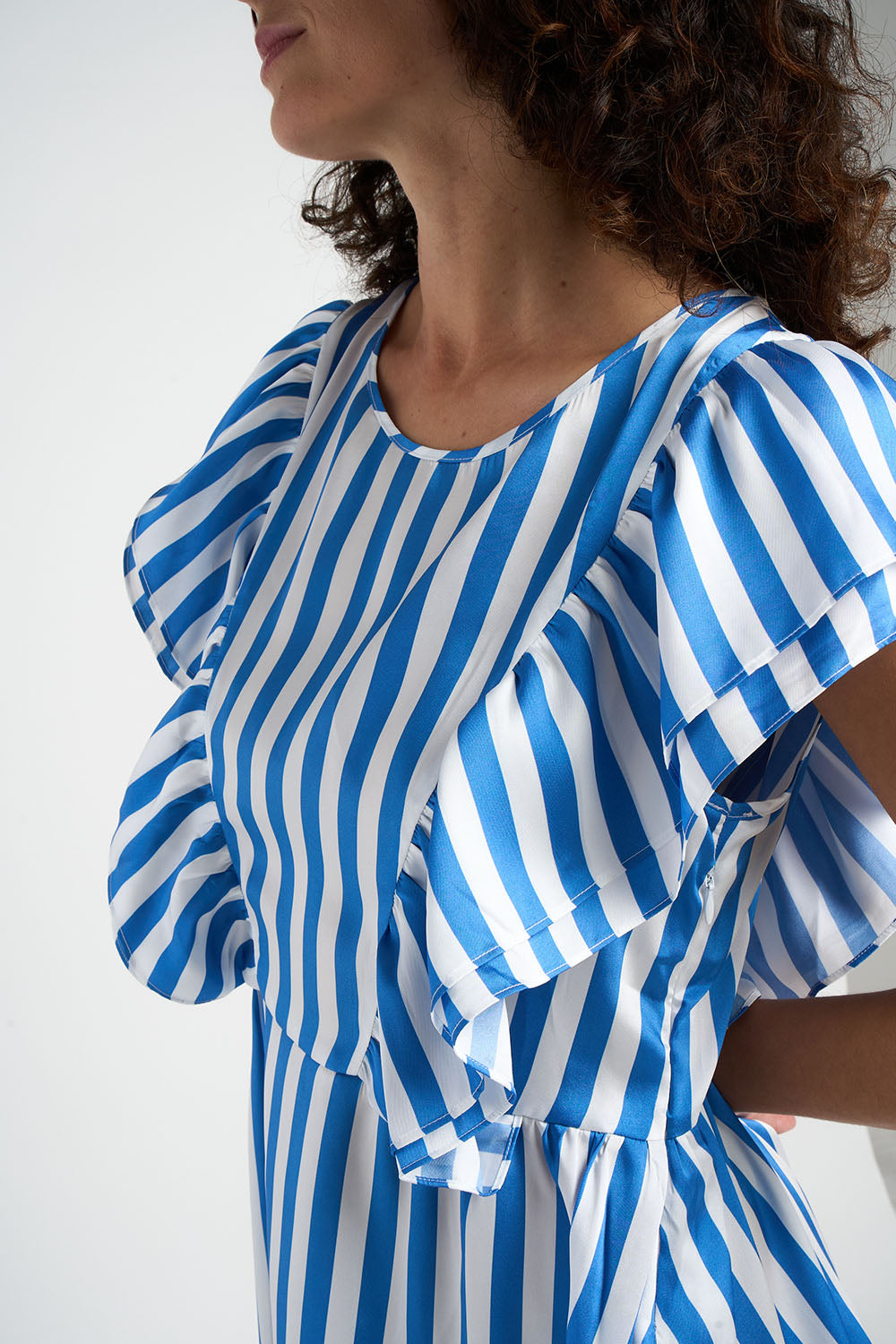Robe avec volants Lune à rayures blanches et bleues
